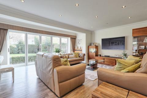 undefined, The Woodfines, Hornchurch, RM11