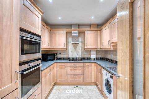 2 bedroom flat for sale, Manor Road, Francis House, B91