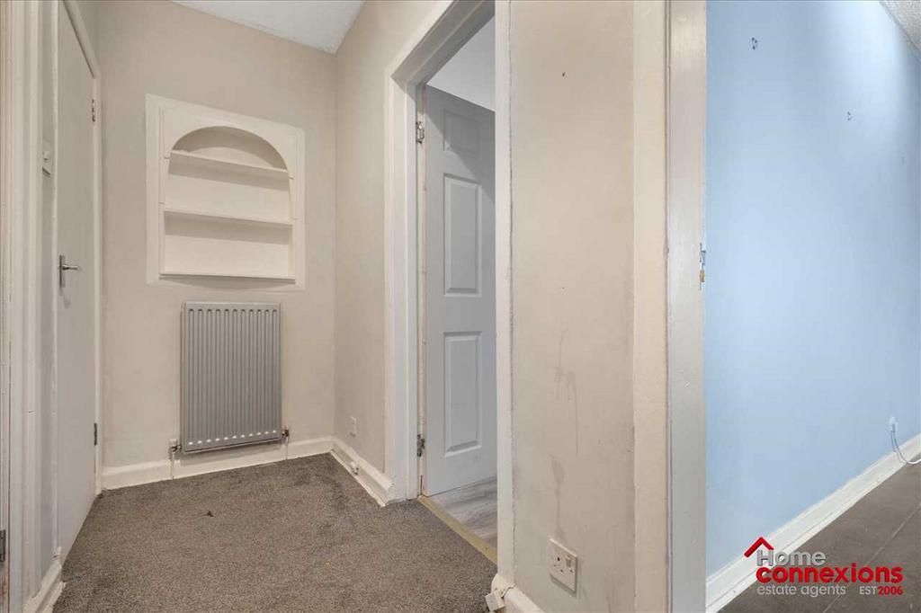Entrance Hallway (2)