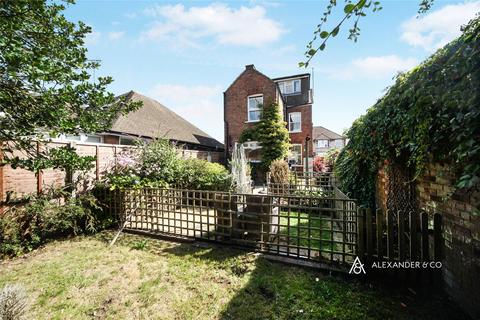 4 bedroom house to rent, Borough Road, Dunstable LU5