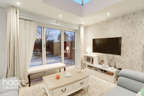 2 bedroom end of terrace house for sale, Saywell Brook, Chelmsford