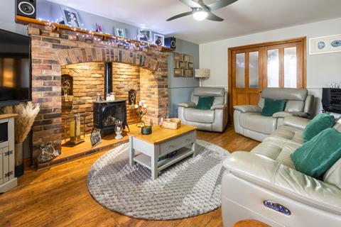 4 bedroom detached house for sale, The Blackthorns, Broughton, Brigg, DN20