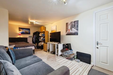 undefined, Garland Close, Exeter, EX4