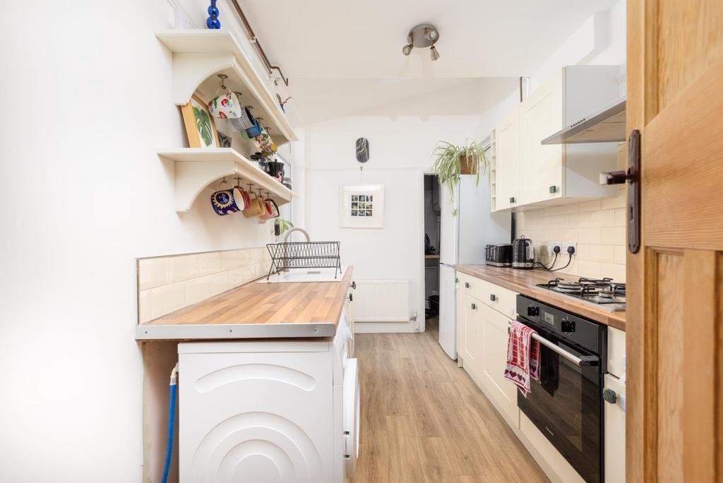 40 Dominion Road, S16--17.jpg