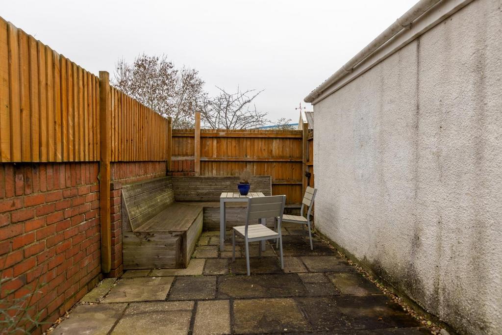 40 Dominion Road, S16--30.jpg