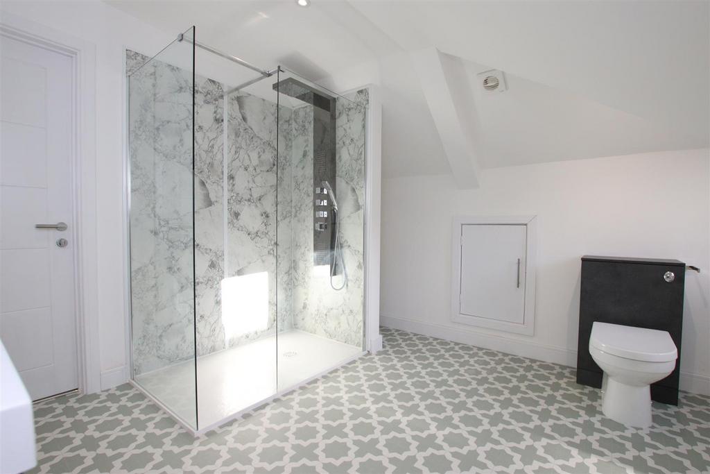 Ensuite (2).JPG