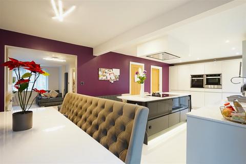 4 bedroom detached house for sale, Lakeland Avenue, Barrow-In-Furness