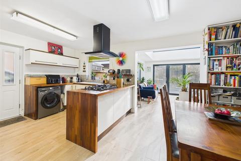 4 bedroom detached house for sale, Wensleydale Close, Bridlington
