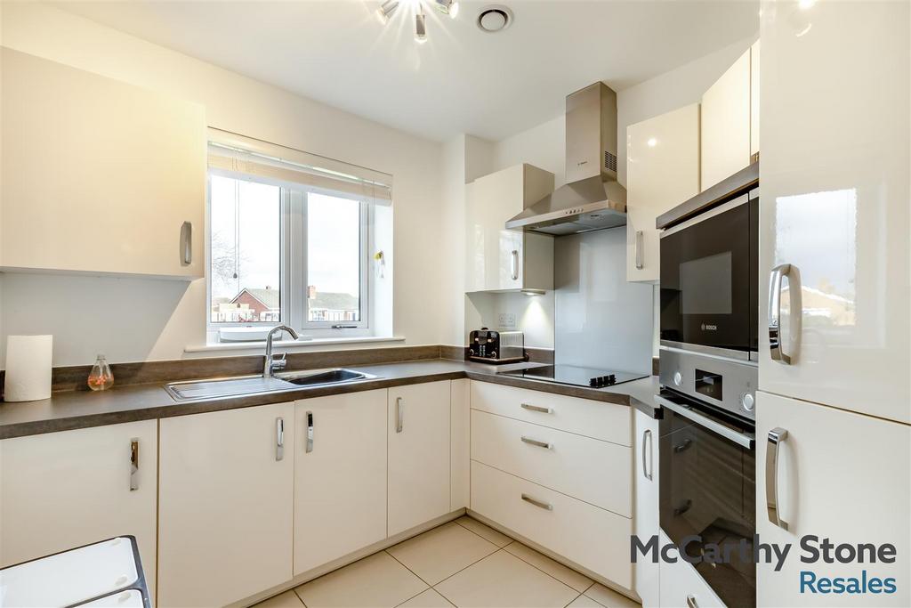 8675726-interior11.jpg