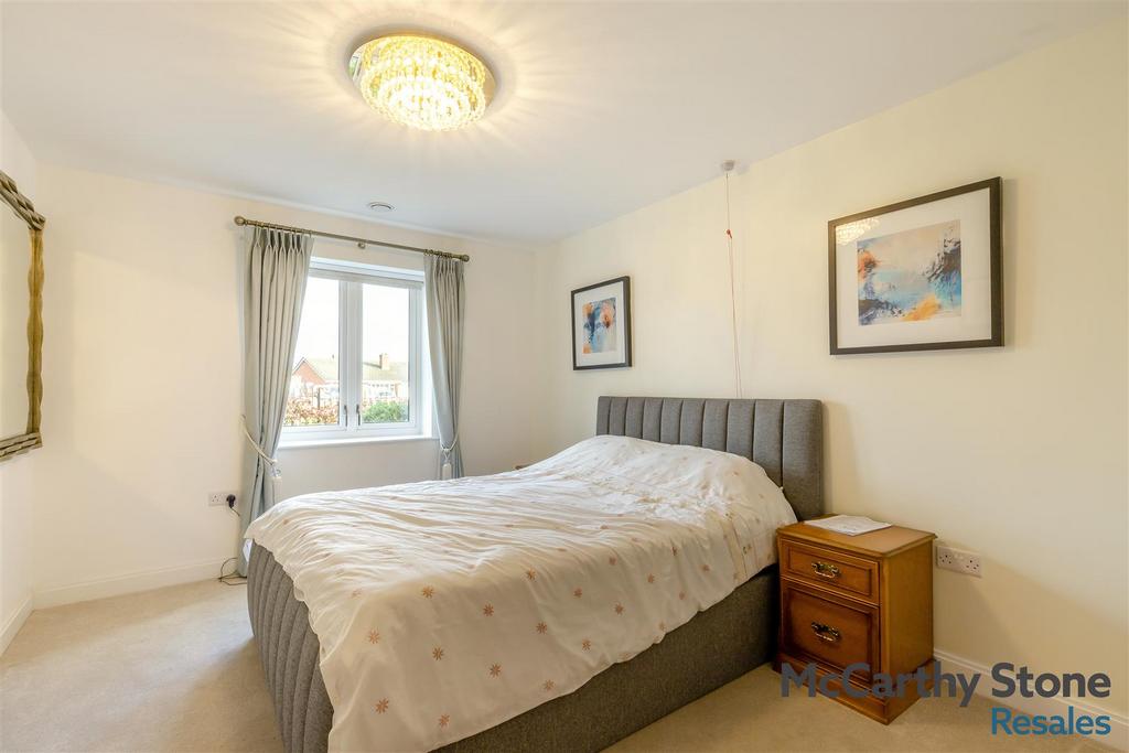 8675726-interior15.jpg