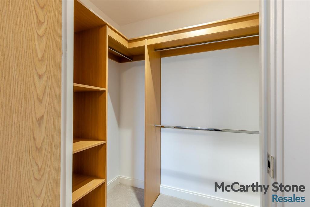 8675726-interior16.jpg
