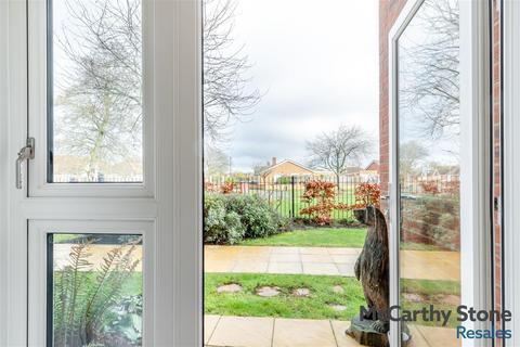 2 bedroom apartment for sale, Oakhill Place, High View, Bedford, Bedfordshire, MK41 8FB
