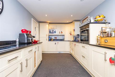 5 bedroom semi-detached house for sale, Osbert Croft, Preston PR4