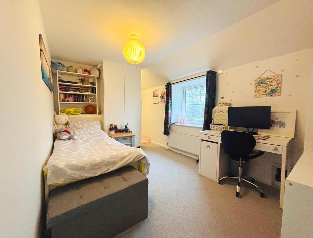 BEDROOM 4.jpg