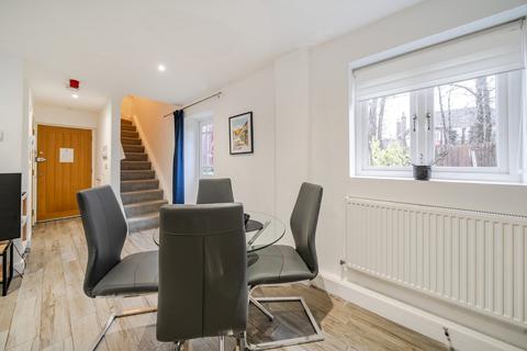 1 bedroom flat for sale, West Street, Farnham, Surrey, GU9