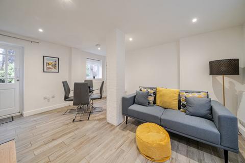 undefined, West Street, Farnham, Surrey, GU9