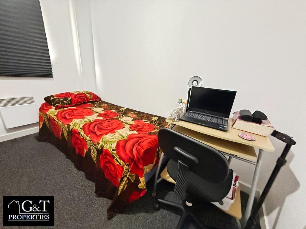 Second bedroom