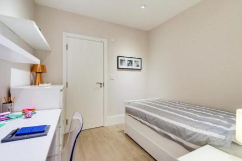 Studio to rent, Lithos Road, London NW3