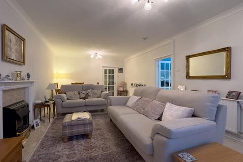 2 bedroom apartment for sale, Tatton Court, King Street, WA16