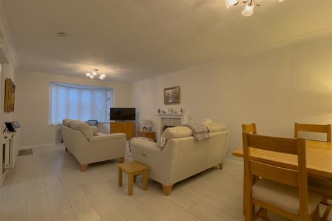 2 bedroom apartment for sale, Tatton Court, King Street, WA16