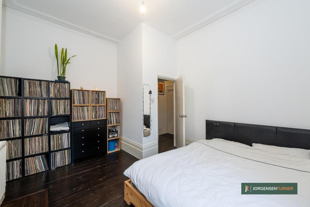 Bedroom .jpg
