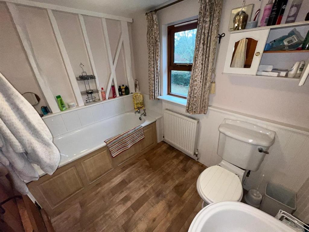 BAthroom 1.jpg