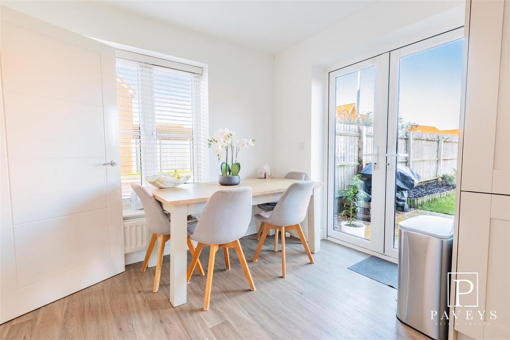 Kitchen diner