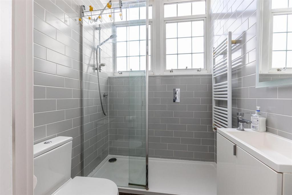 Selsdon House, Avonmouth Bathroom.jpg