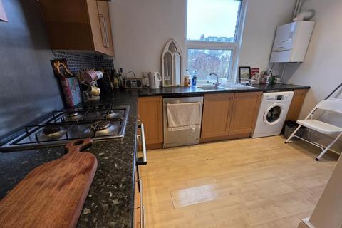1 bedroom flat to rent, Daisy Road, London E18