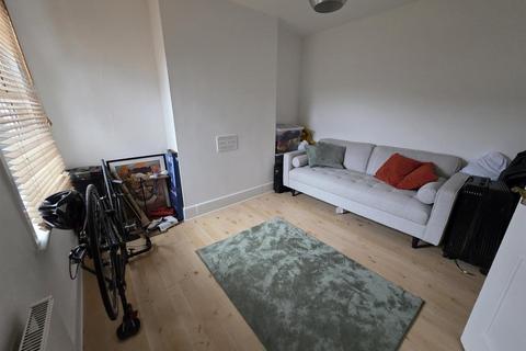 1 bedroom flat to rent, Daisy Road, London E18