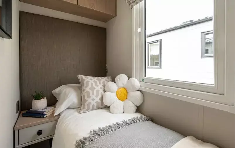 Dmc 200825 Victory 62 Web 1 802x505 F50 50