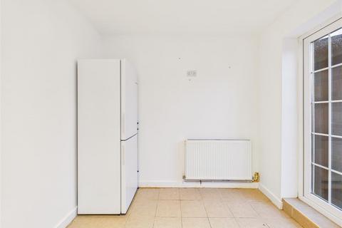 3 bedroom end of terrace house for sale, Tilbury Road, Hull