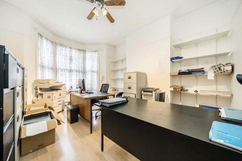 2 bedroom terraced house for sale, Percy Road, London N12