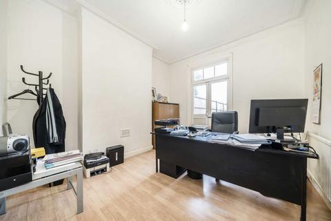 2 bedroom terraced house for sale, Percy Road, London N12
