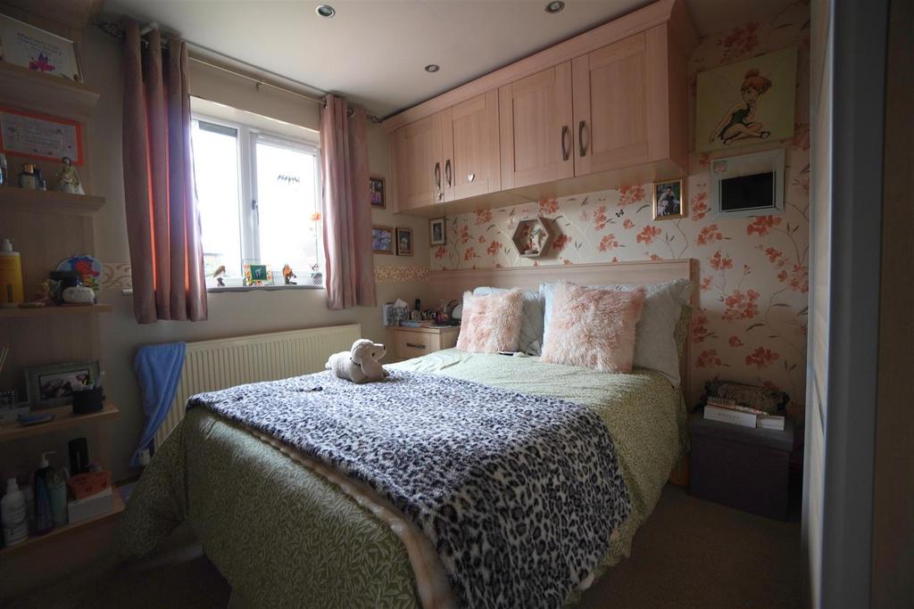 Bed 4.jpg