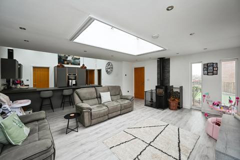 3 bedroom detached bungalow for sale, Egmanton Road, Mansfield, NG20