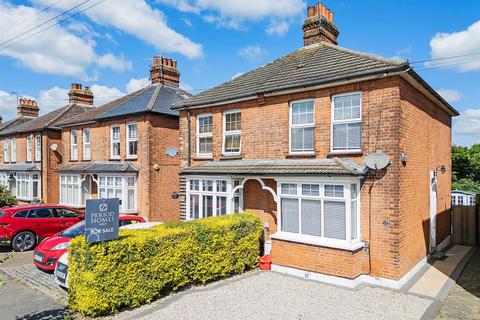Kimpton Avenue, Brentwood