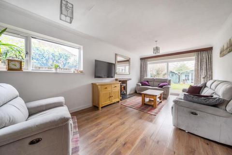 4 bedroom bungalow for sale, West End, Surrey, GU24