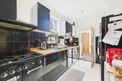 3 bedroom end of terrace house for sale, St Aldwyn Road, Gloucester, GL1