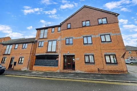 1 bedroom apartment to rent, Bunkers Court, Union Street, Dunstable, Bedfordshire, LU6 1PZ