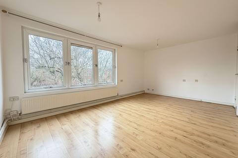 undefined, Hilton Close, Uxbridge, UB8