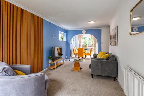 4 bedroom house to rent, Midhurst Close, Cambridge CB4