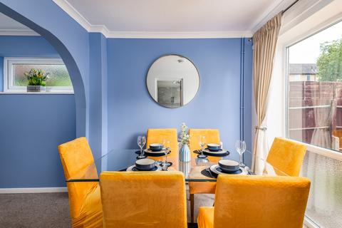 4 bedroom house to rent, Midhurst Close, Cambridge CB4