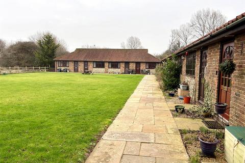 undefined, Woodcote Cottages, Littlehampton BN17