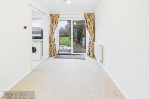undefined, Parkfield Close, Crawley