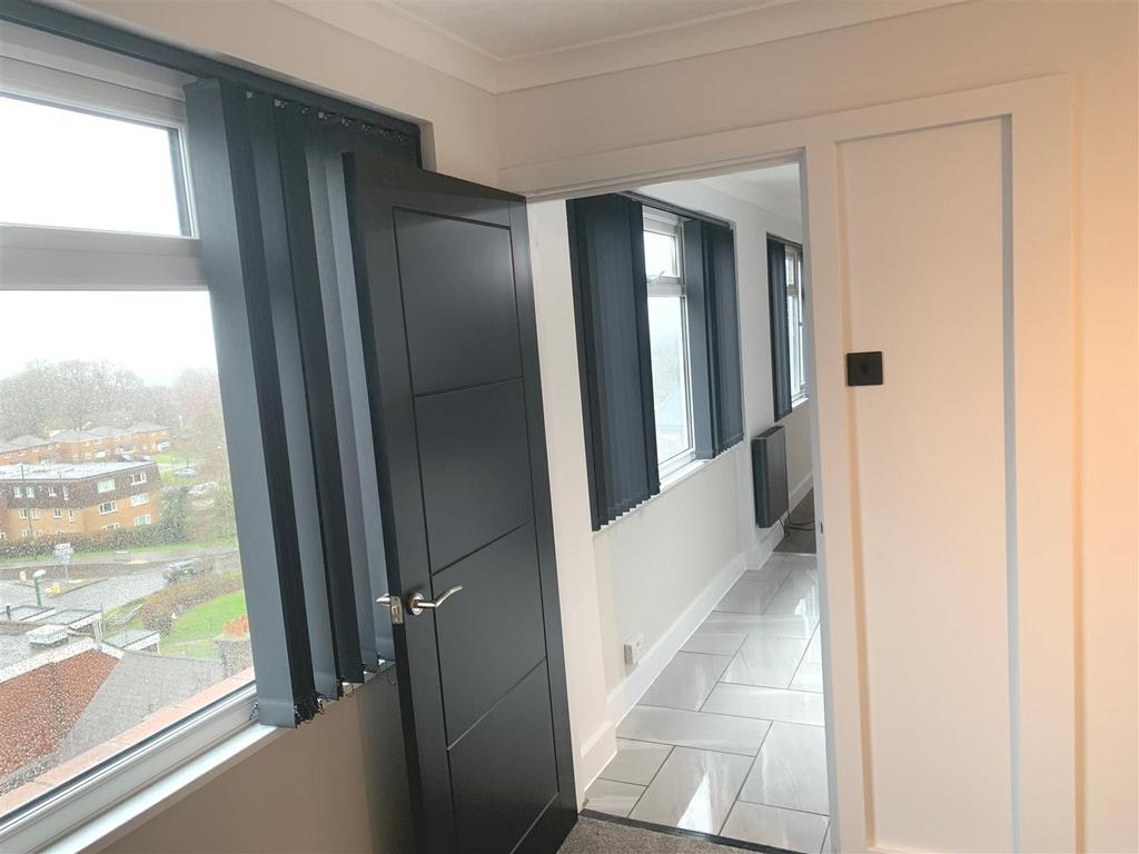 21 Stockwee Bedtokitchen.JPG