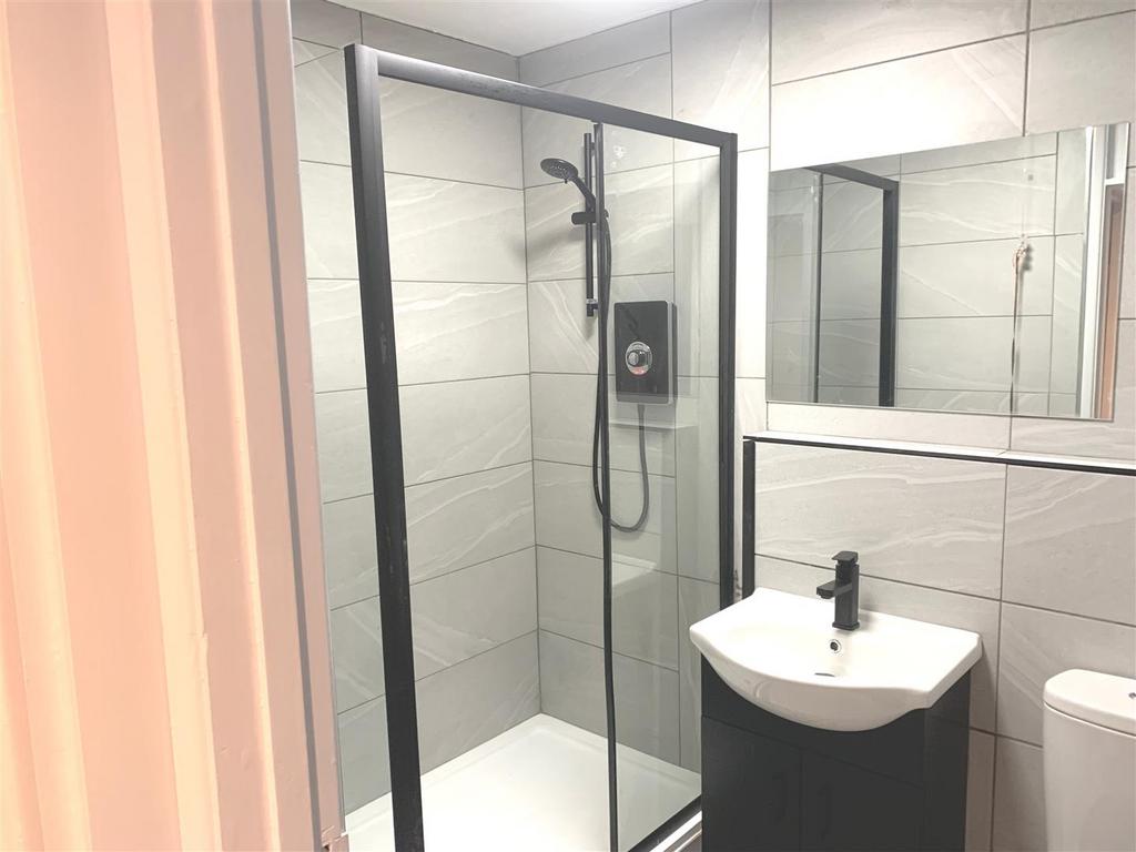 21 Stockwee Shower Room.JPG
