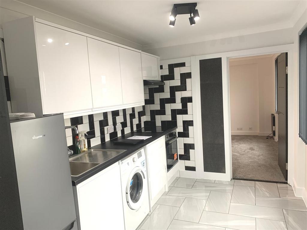 21 Stockwee Kitchen3.JPG