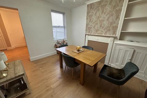 2 bedroom end of terrace house for sale, Horninglow Road North, Burton-on-Trent, DE13