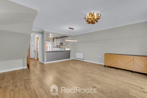 4 bedroom end of terrace house for sale, Birch Close, Doncaster DN5